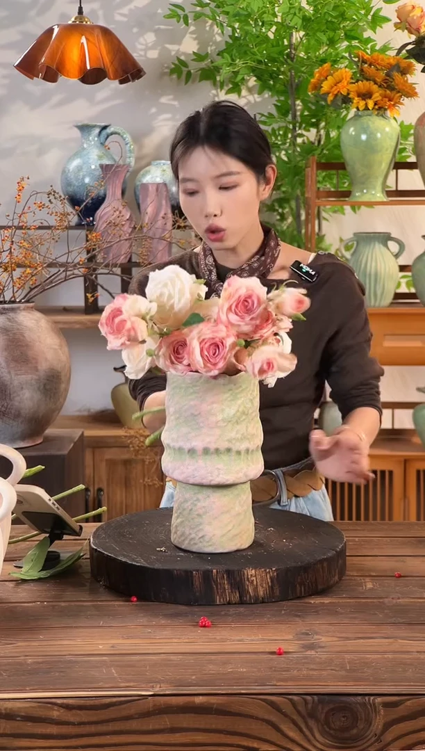 苔点绿-褶皱花瓶
