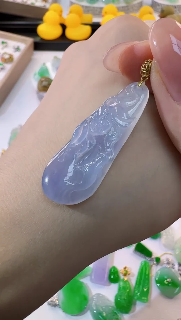 颈饰18K金镶嵌翡翠缅甸A货翡翠