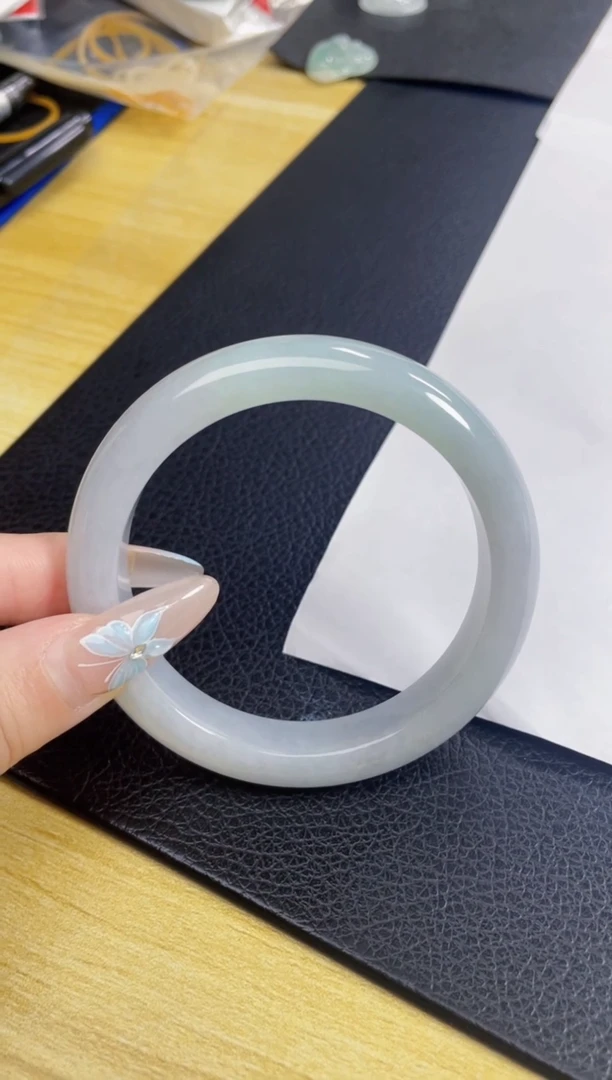 翡翠手镯未镶嵌58圈口不退换