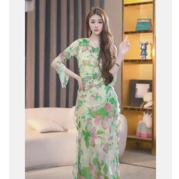 【喜喜家】气质温柔风轻奢收腰碎花显瘦连衣裙 250086