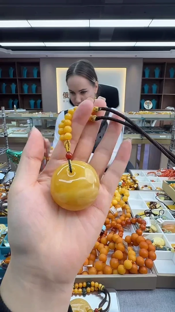 琥珀颈饰未镶嵌162秒拍号 假一罚三