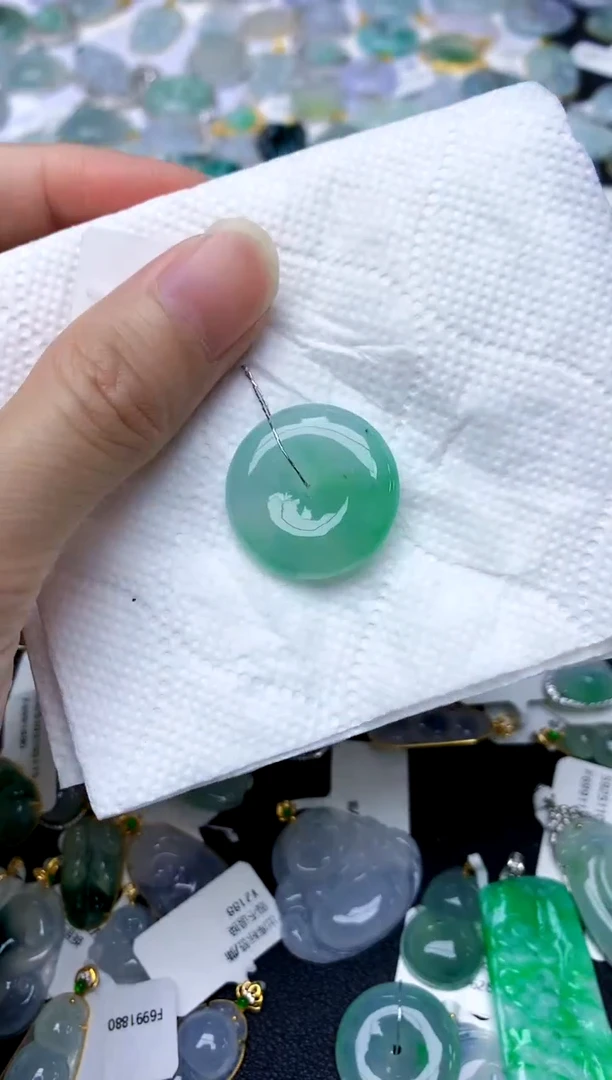 颈饰未镶嵌翡翠天然A货翡翠