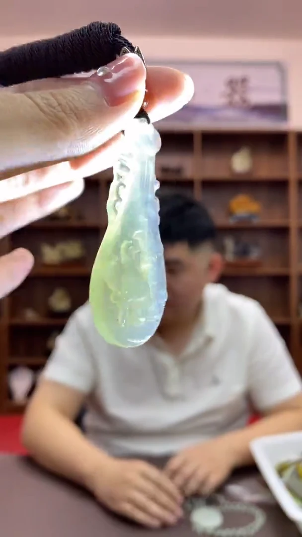 【闪购商品】岫玉颈饰未镶嵌吊坠