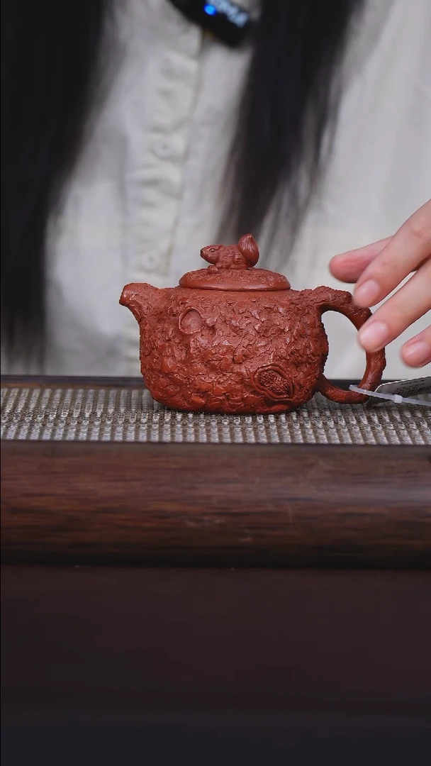 茶壶紫砂关注主播即可参与竞拍