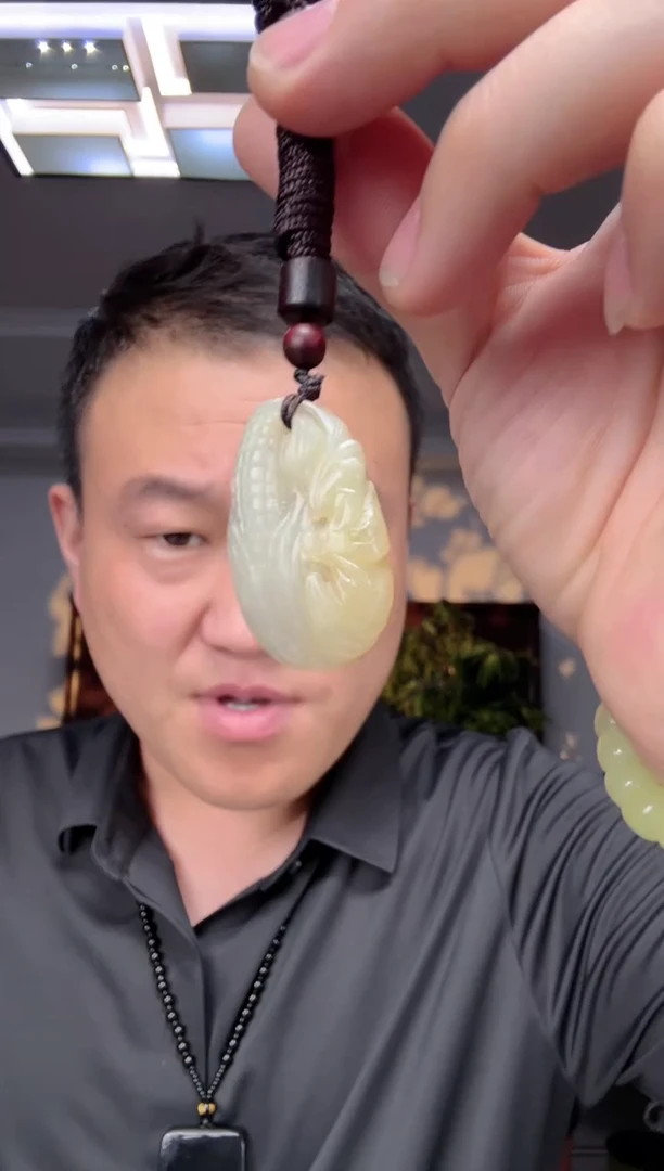 和田玉未镶嵌颈饰1