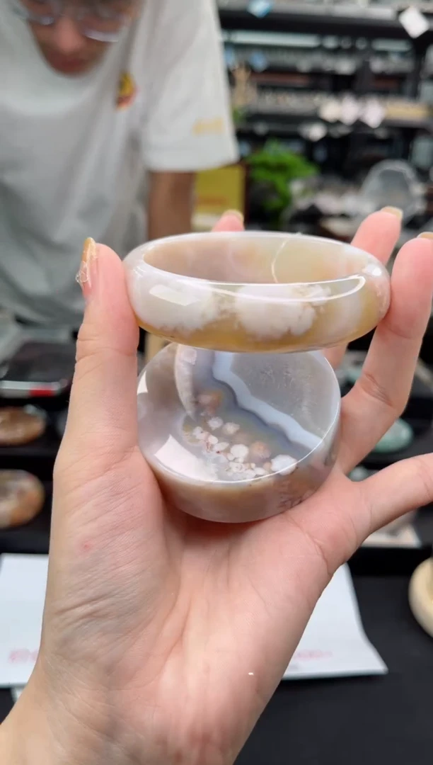 【闪购商品】石英质玉手镯未镶嵌61圈口（不退不换）1538250