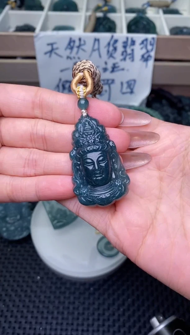 翡翠未镶嵌颈饰