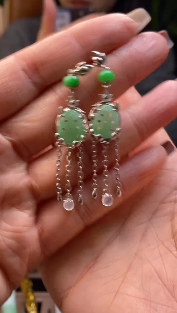 颈饰银S925镶嵌翡翠净货15887