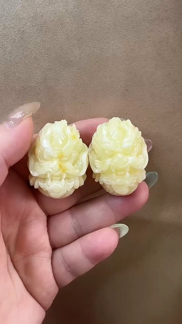 未镶嵌颈饰琥珀吊坠