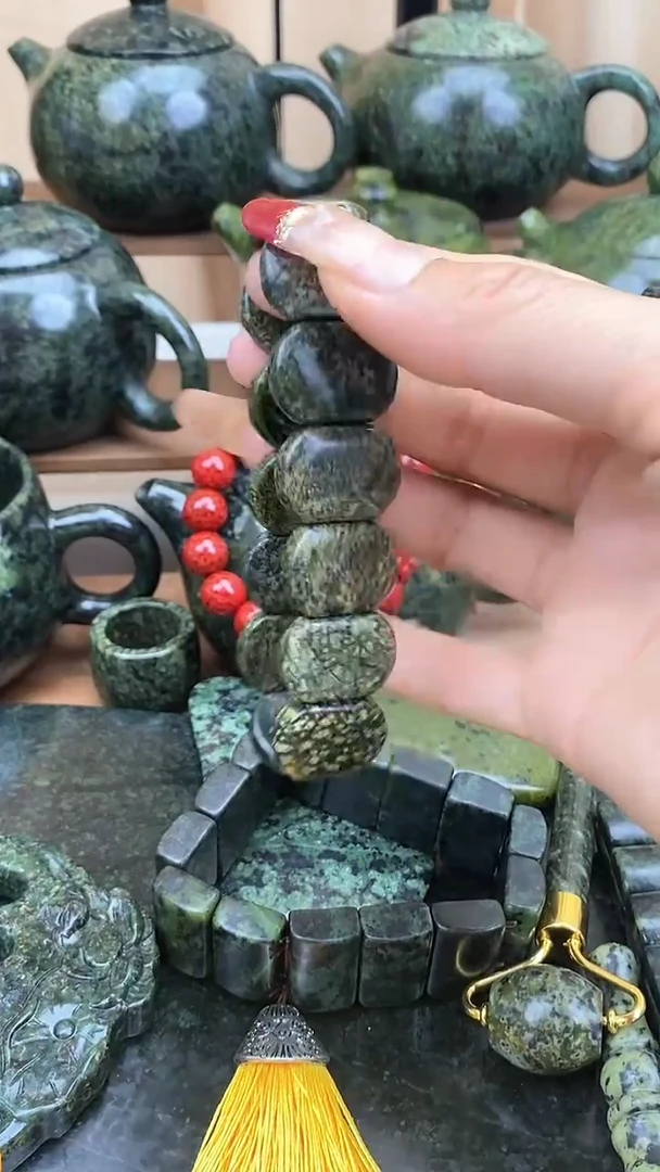 蛇纹石玉未镶嵌手牌手牌