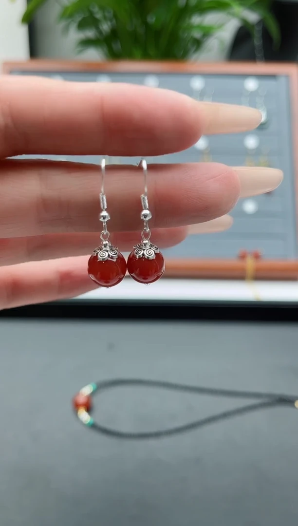 【闪购商品】南红玛瑙耳饰银S925镶嵌350红10m