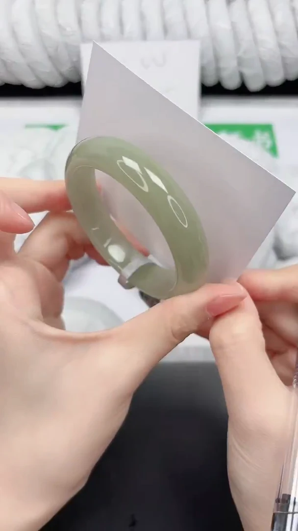 未镶嵌手镯石英质玉96-53.6DK