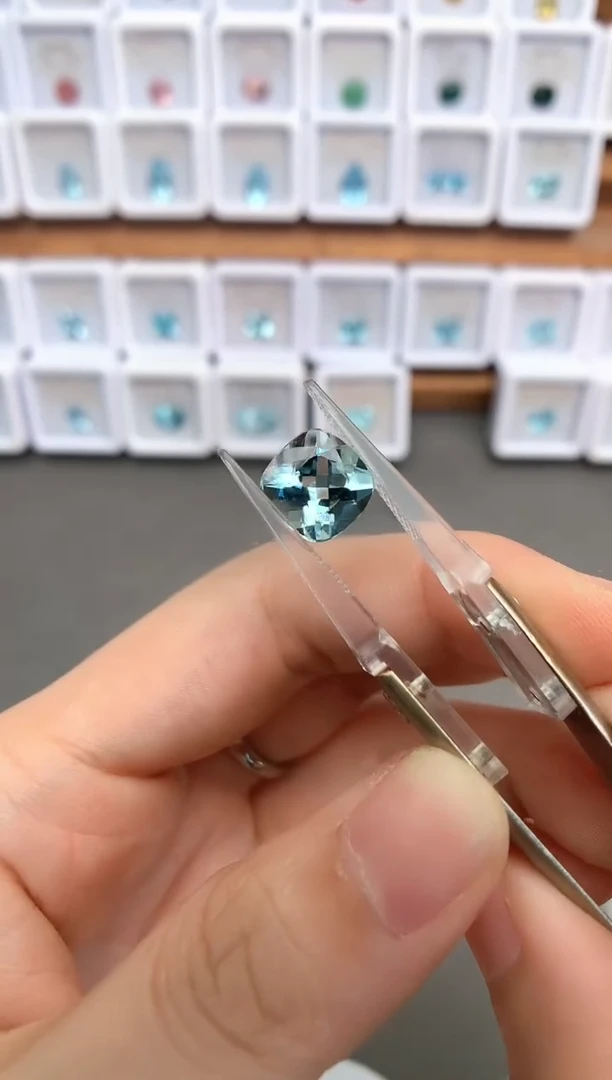未镶嵌裸石定制海蓝宝石3.02ct 03054 圣玛
