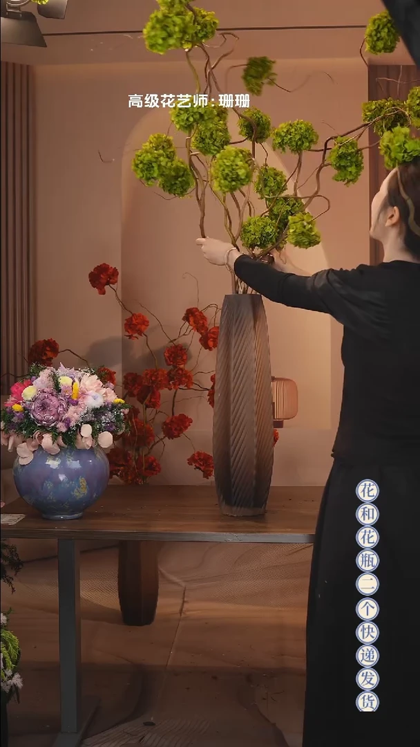 木：        单花 瓶