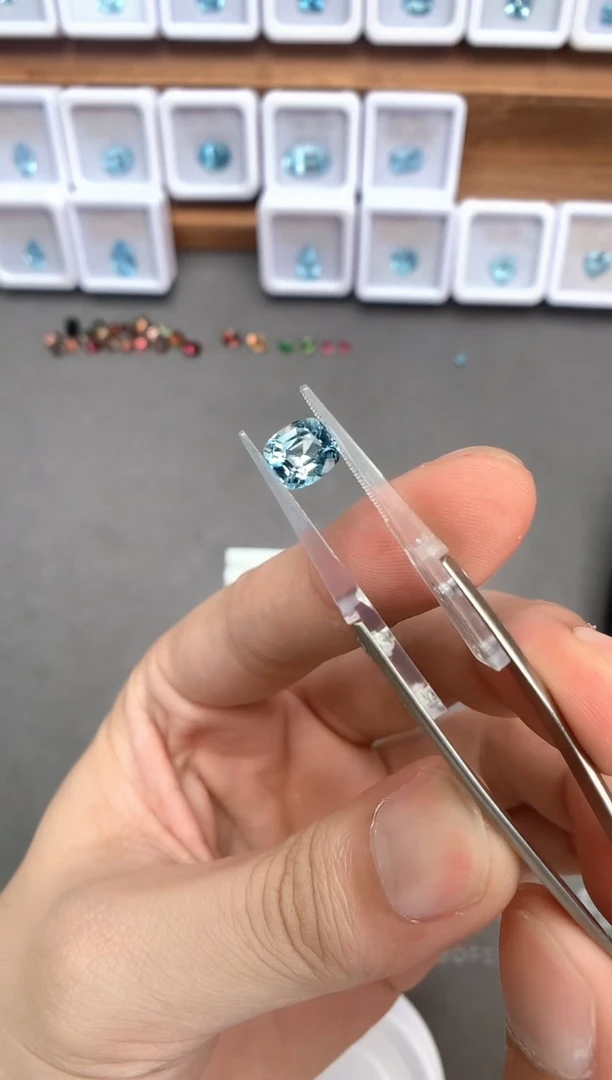 未镶嵌裸石定制海蓝宝石1.71ct 03054