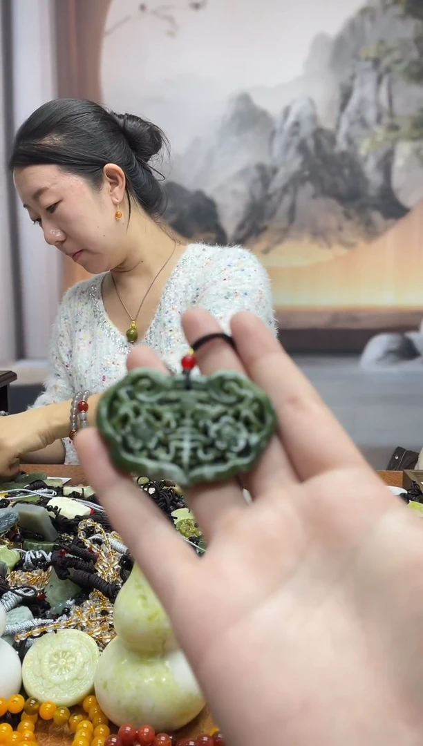 未镶嵌岫玉吊坠·