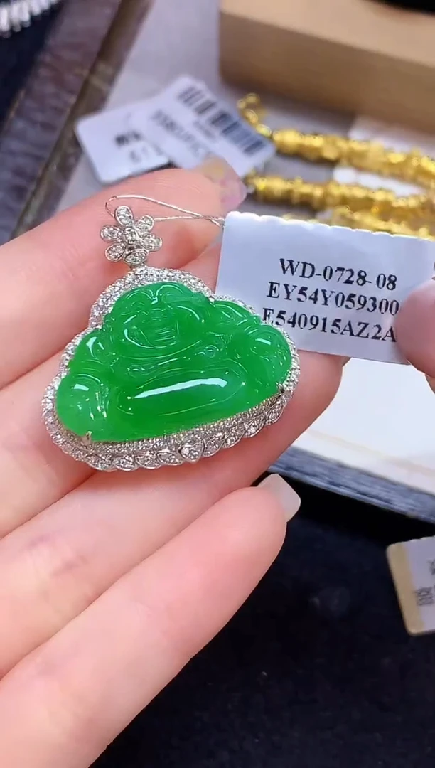 吊坠(不含链)18K金镶嵌翡翠多样性发其一