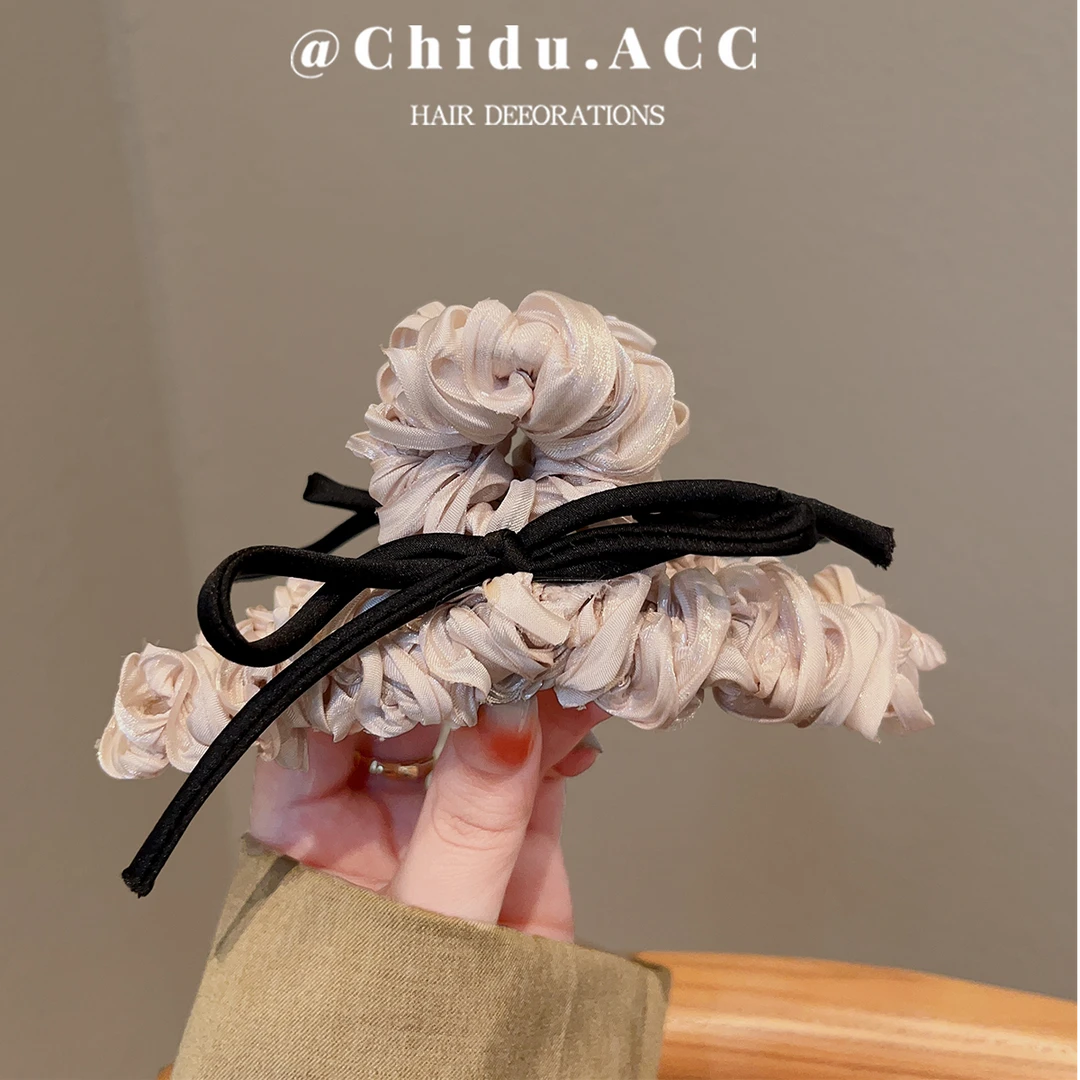 温柔米色～韩国新款缎面褶皱蝴蝶结抓夹高级感后脑勺大号鲨鱼夹女
