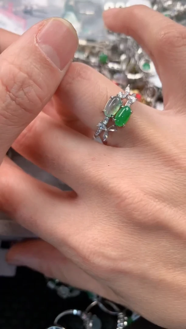 银S925镶嵌戒指翡翠奶*?B666   1