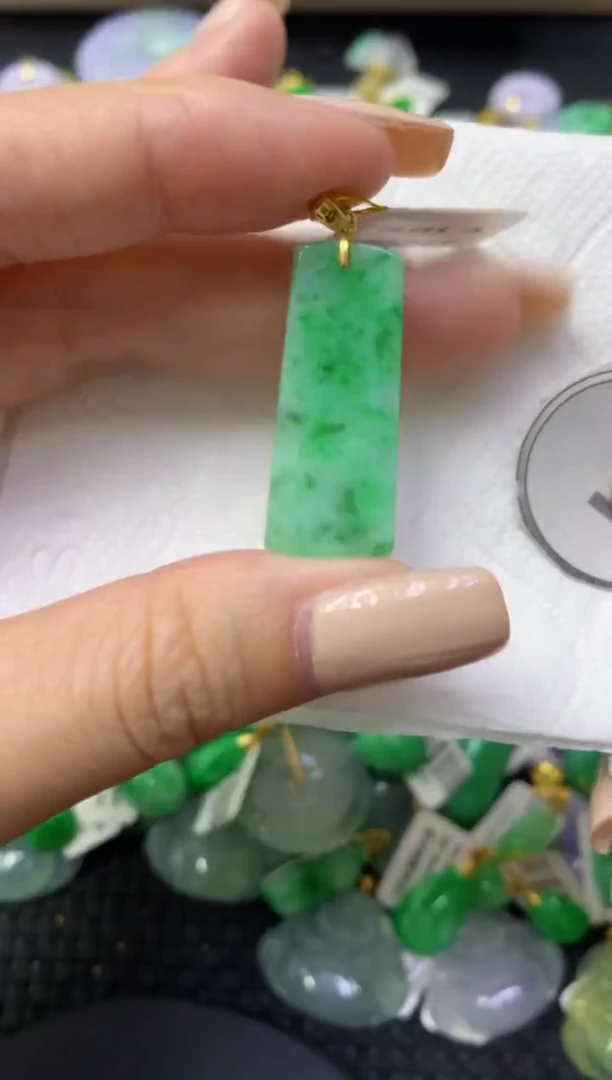 颈饰未镶嵌翡翠天然缅甸翡翠A货