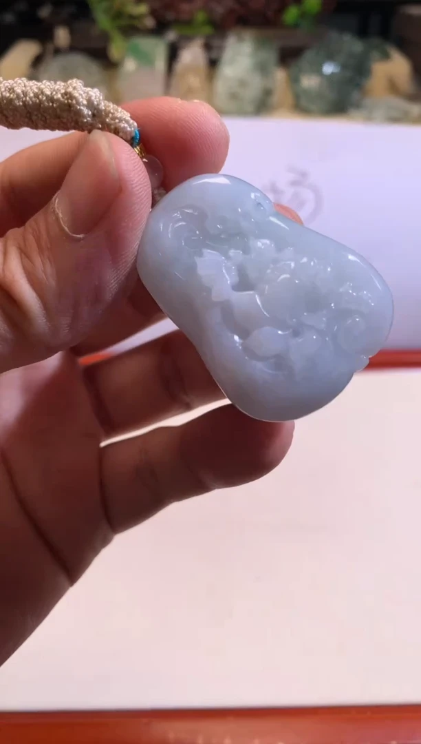 翡翠未镶嵌颈饰6/04/210