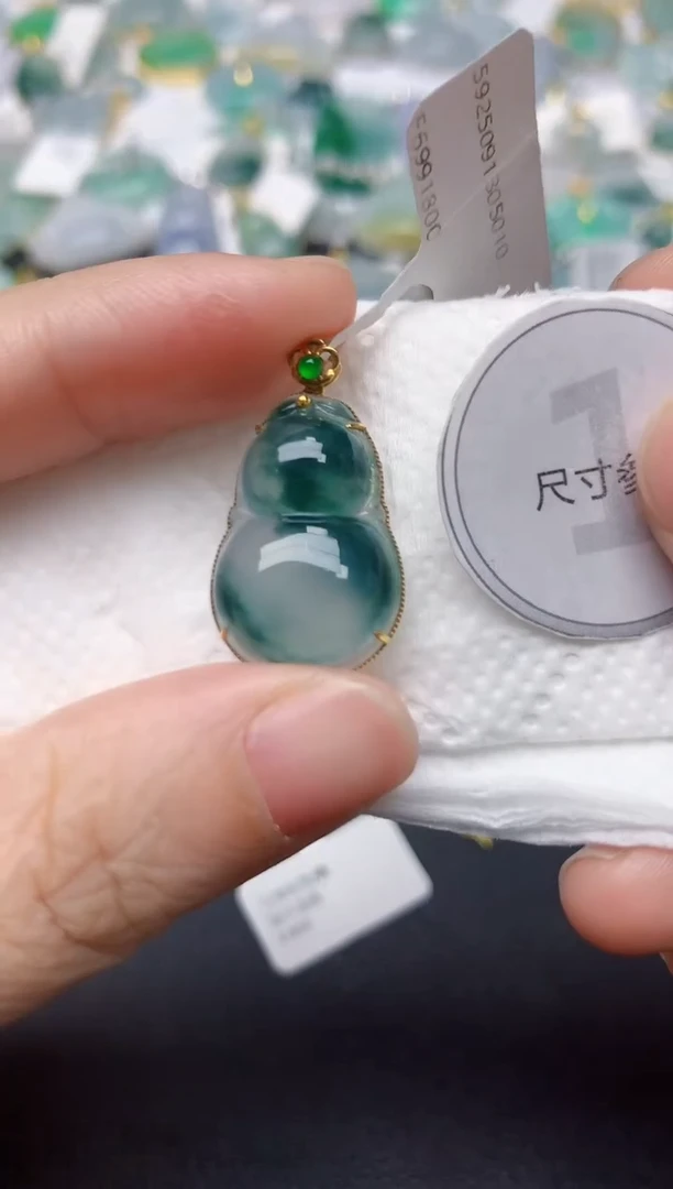 颈饰18K金镶嵌翡翠天然缅甸A货翡翠