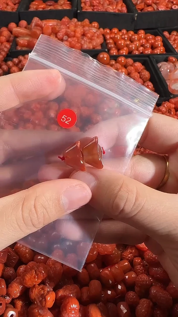 颈饰未镶嵌南红玛瑙1