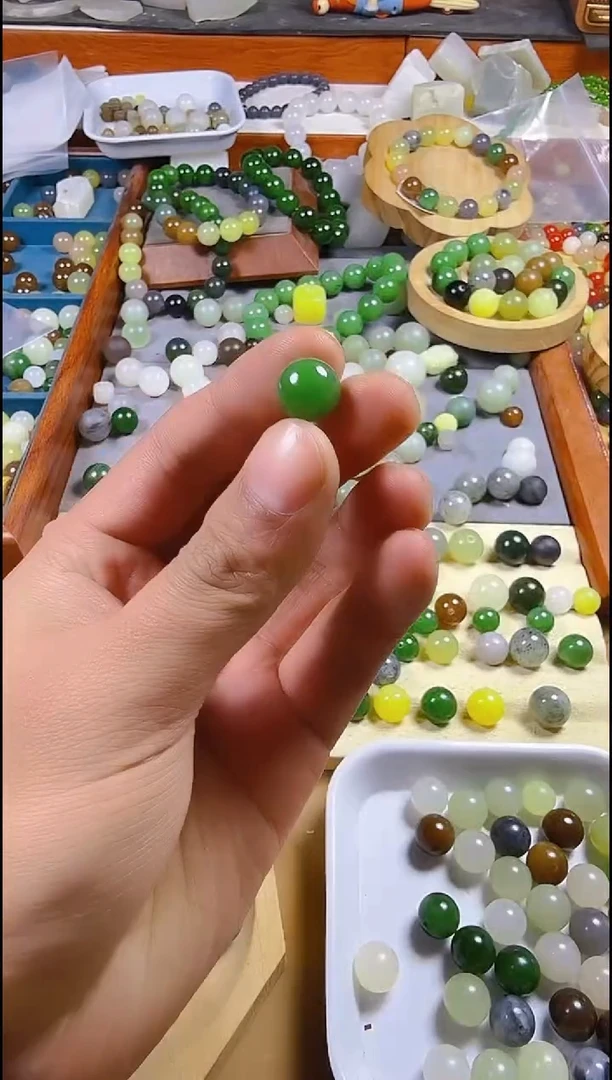 未镶嵌手链和田玉卡12俄罗斯碧玉散珠有黑点