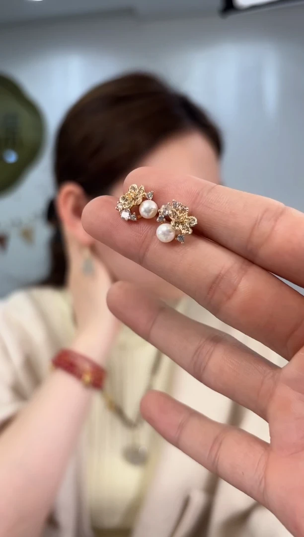 银S925镶嵌耳饰淡水珍珠芳菲