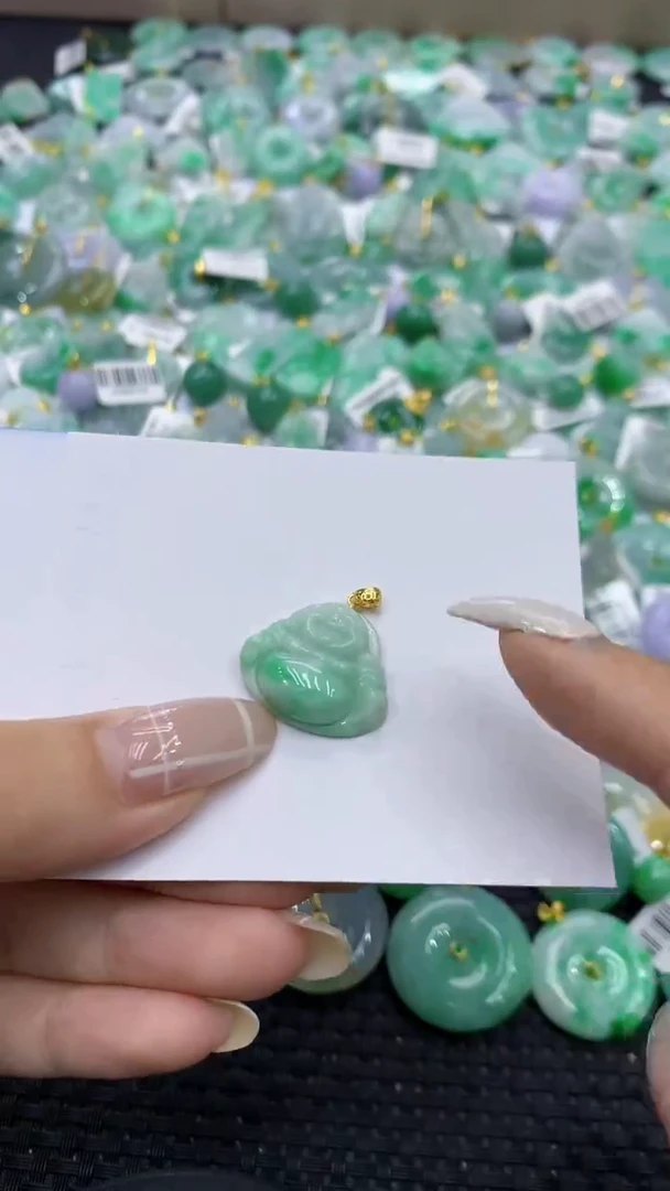 翡翠未镶嵌颈饰天然缅甸翡翠A货