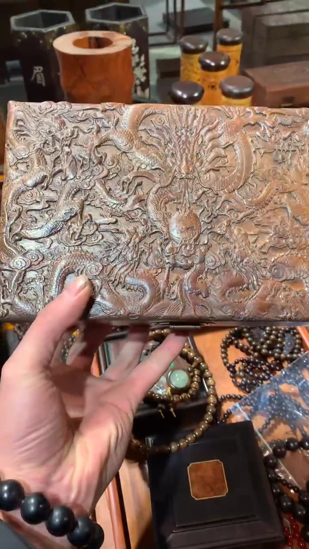 【闪购商品】花梨木类木雕雕龙首饰盒