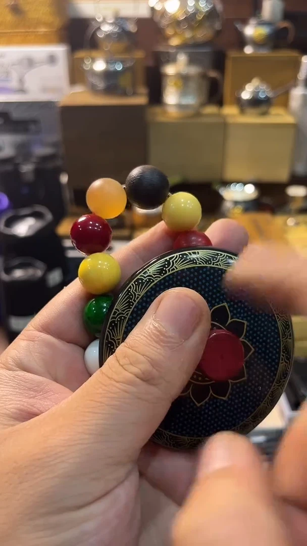 瓷片闪购商品 如图所示