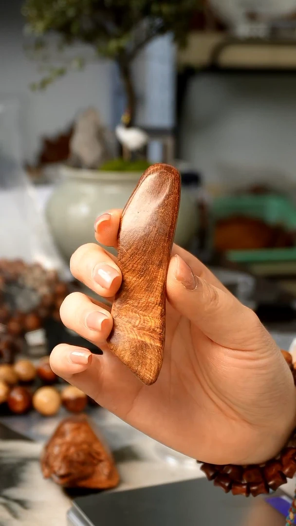 【闪购商品】黄花梨/降香黄檀海黄随型挂坠