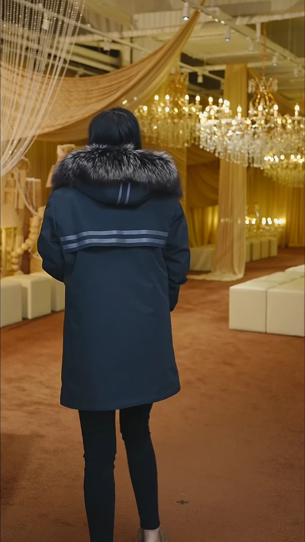专柜清仓的派克服