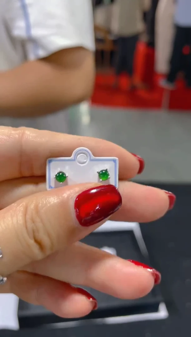 翡翠未镶嵌耳饰天然A货翡翠（多样性发货拍一件发件）