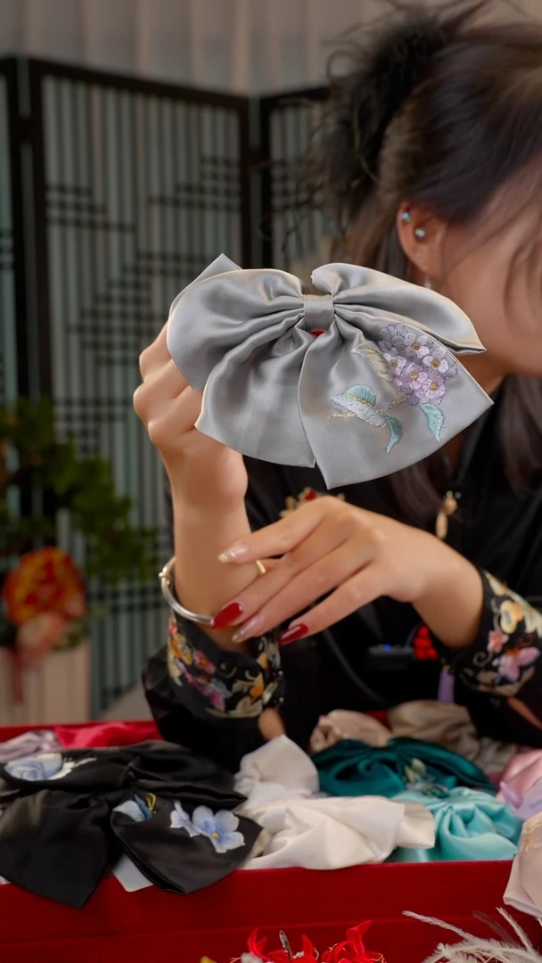 刺绣S****y非遗绒花手工饰品