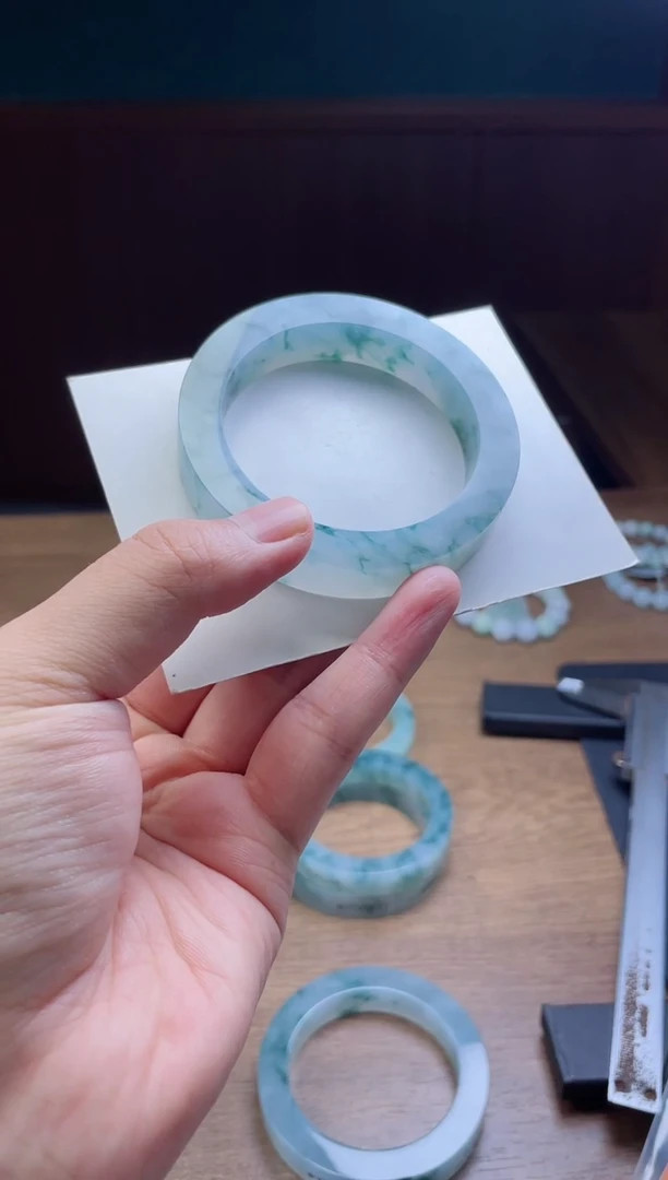 未镶嵌手镯定制翡翠一**景定制