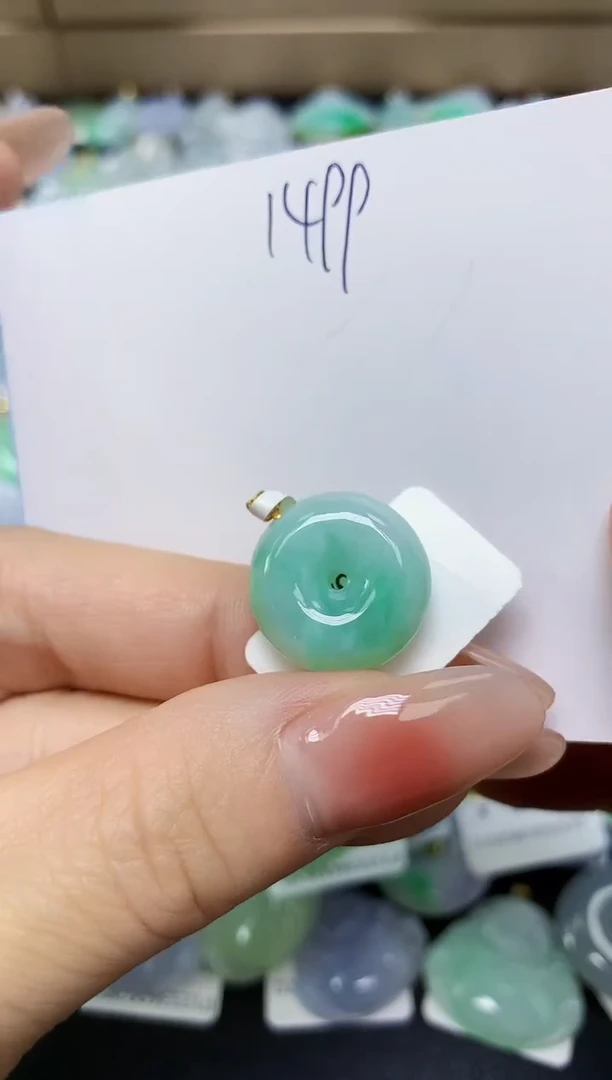 翡翠18K金镶嵌颈饰 天然缅甸翡翠A货