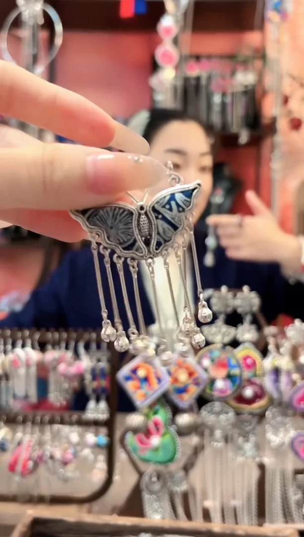 织绣嗯云织谣民族风精美饰品1