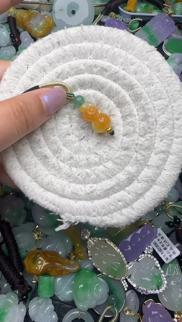 颈饰未镶嵌翡翠缅甸翡翠吊坠