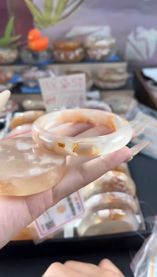 未镶嵌手镯石英质玉58