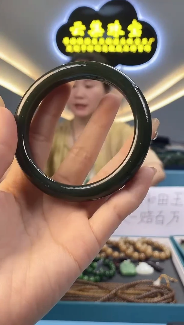 和田玉未镶嵌颈饰拍一发一