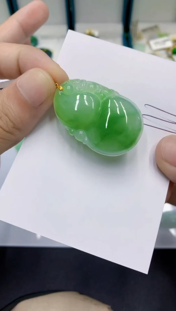 颈饰18K金镶嵌翡翠翡翠