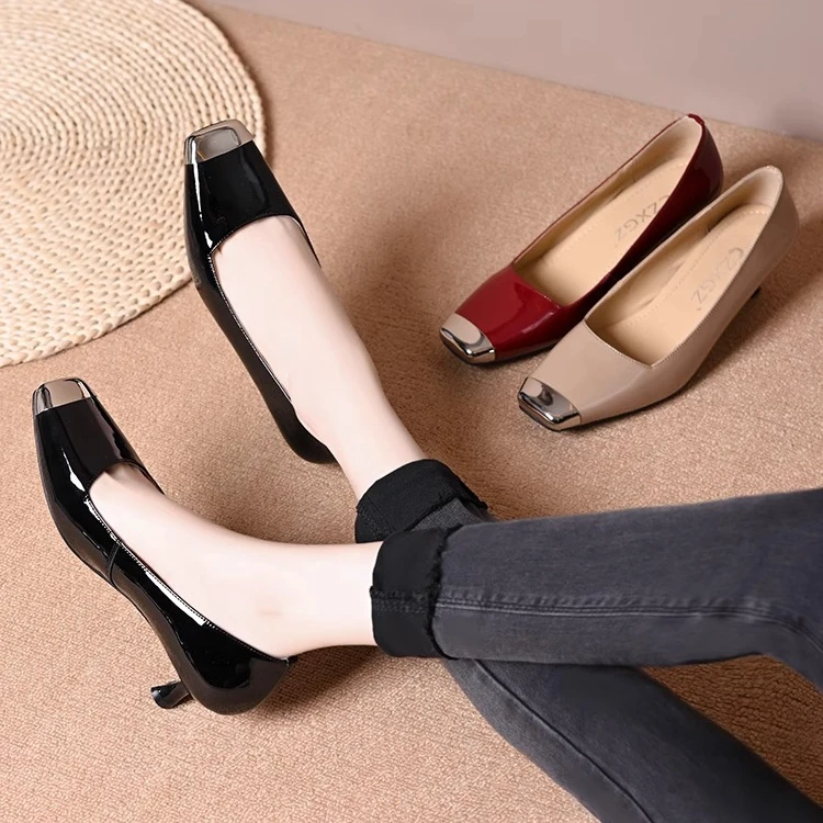 法式简约金属小方头浅口单鞋女2025春秋新款优雅黑色漆皮高跟鞋