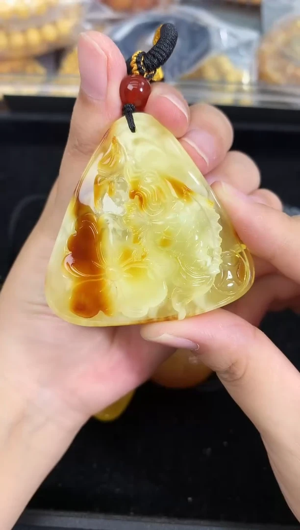 蜜蜡未镶嵌珠宝奇石65