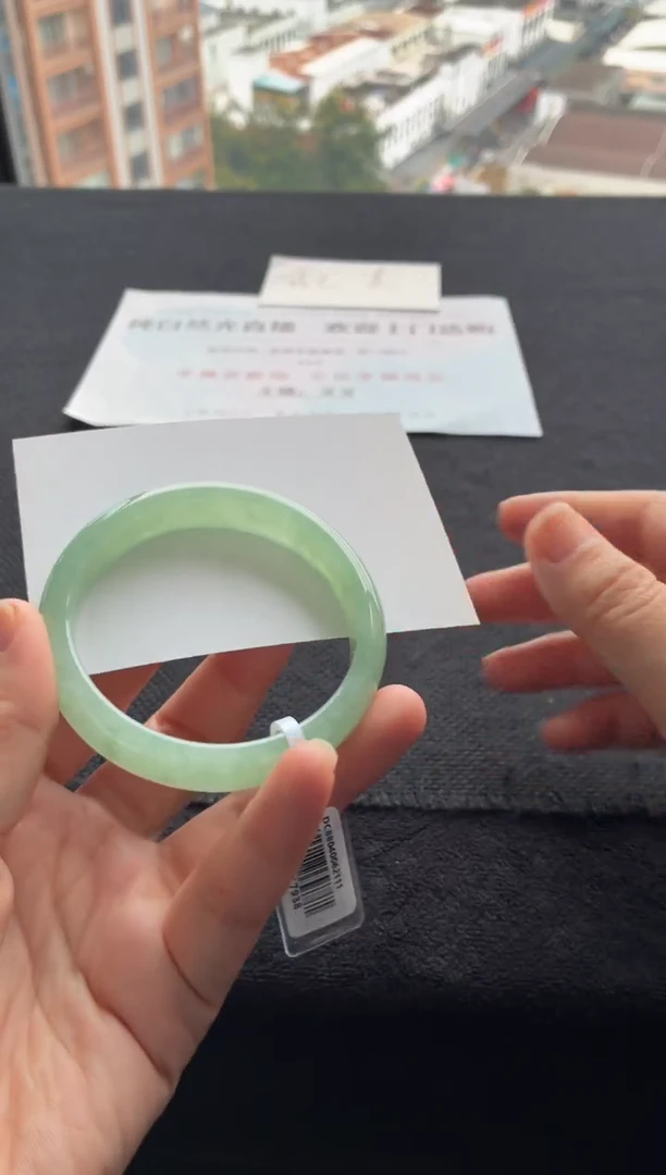 翡翠手镯未镶嵌买断价XW23017938