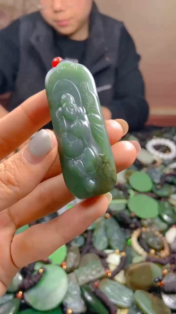 颈饰未镶嵌和田玉1