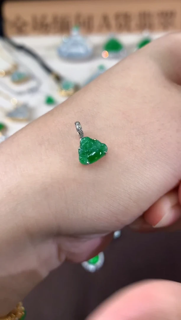 吊坠(不含链)18K金镶嵌翡翠A389|980
