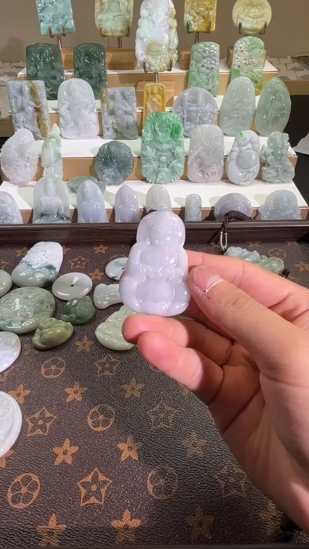 吊坠(赠链)未镶嵌翡翠努*11/22