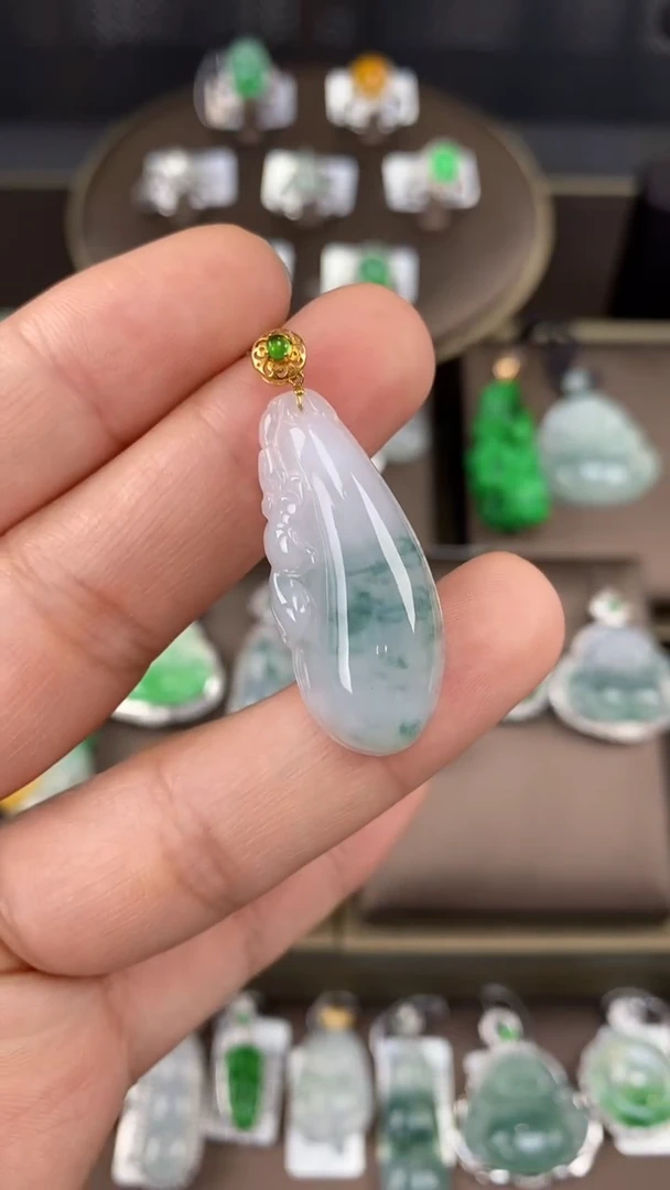 【闪购商品】翡翠吊坠(不含链)18K金镶嵌翡翠福瓜